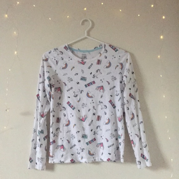 Graphic top for girls. - Picture 2 of 2